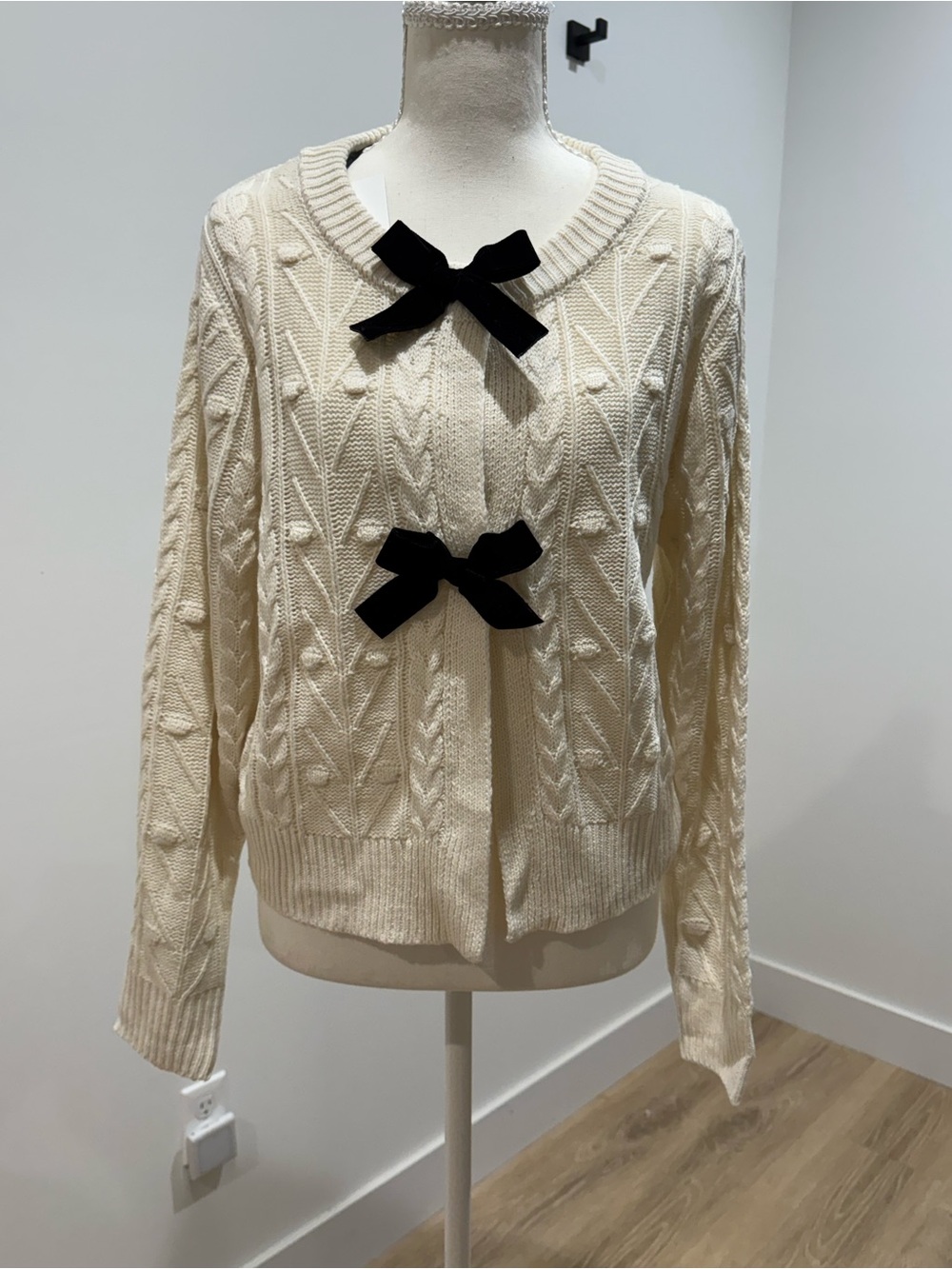 41 Hawthorn Ivory Cable Knit Cardigan with Black Bow Details SZ L NWT